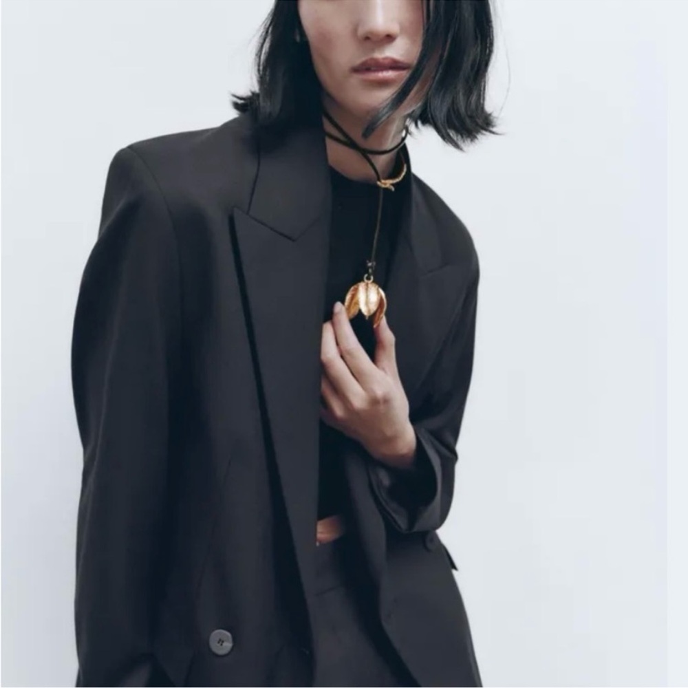 Zara Gold Shell Pendant Necklace